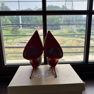 COPY - Shoes too small for me they are right on my toes due to me having a wide…